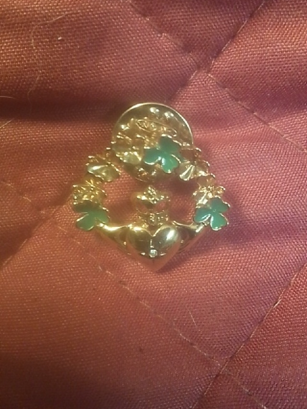 Avon Gold Tone Claddagh Brooch with Green Enamel Shamrocks